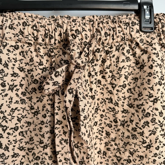 NWT Daytrip Woven Floral Jogger Buckle Spring Fashion Style Pants Sz Medium - Picture 12 of 12